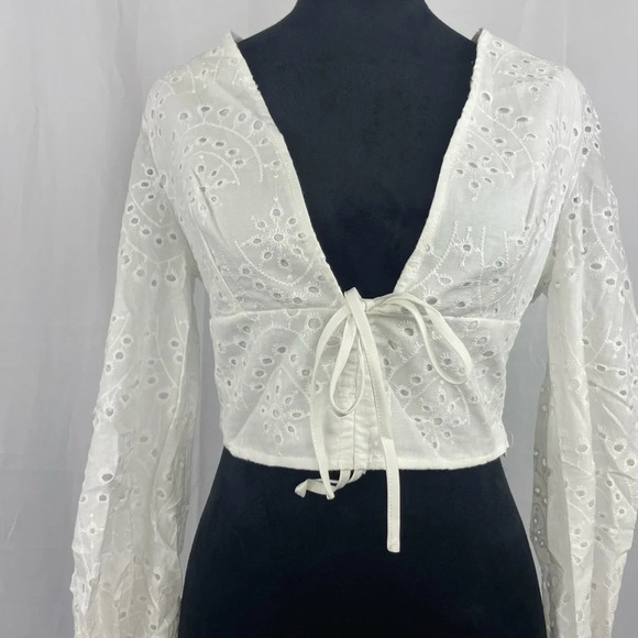 NWT FABONICS White Cotton Louisa Eyelet Tie-front Cropped Top - Picture 2 of 9